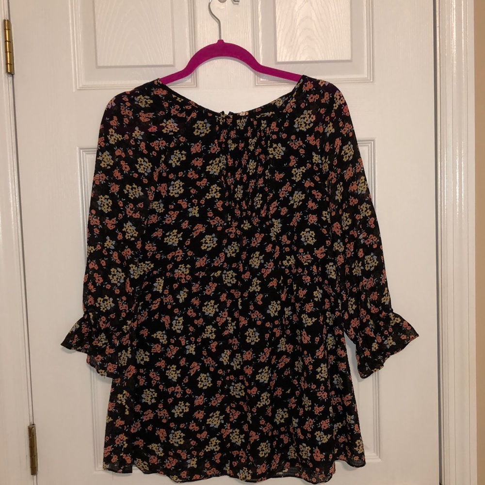 Adorable floral shirt